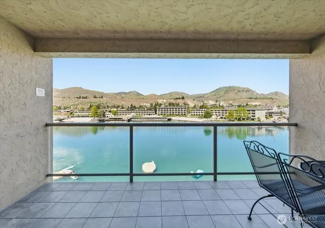 Photo 4 of Condo for sale at 322 W Woodin Ave #642, Chelan, WA 98816 | MLS# NWM2517703 | Listing updated on 2026-09-21