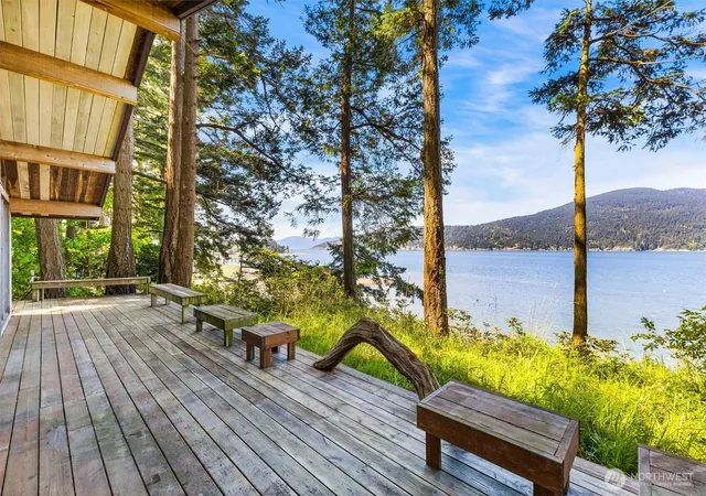 Photo 2 of Single family home for sale at 48 Eliza Is, Bellingham, WA 98226 | MLS# NWM2517733 | Listing updated on 2026-09-21