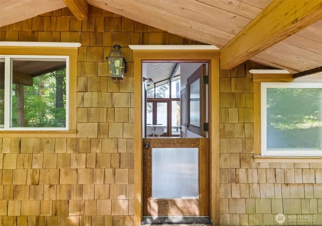 Photo 4 of Single family home for sale at 48 Eliza Is, Bellingham, WA 98226 | MLS# NWM2517733 | Listing updated on 2026-09-21