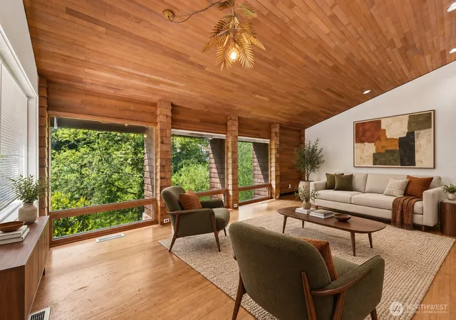 Photo 4 of Single family home for sale at 10702 Hill Ter SW, Lakewood, WA 98498 | MLS# NWM2517887 | Listing updated on 2026-09-23