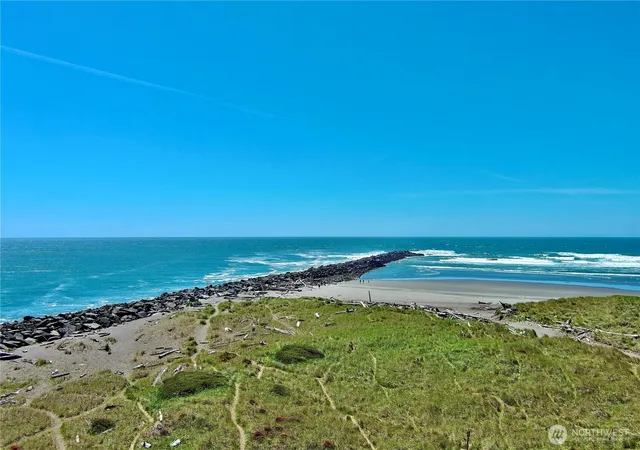 Photo 3 of Single family home for sale at 1593 E Ocean Shrs Blvd Sw, Ocean Shores, WA 98569 | MLS# NWM2517891 | Listing updated on 2026-09-21