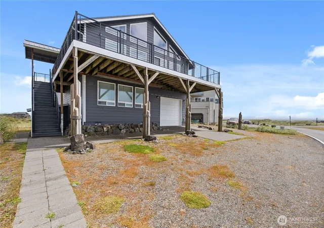 Photo 4 of Single family home for sale at 1593 E Ocean Shrs Blvd SW, Ocean Shores, WA 98569 | MLS# NWM2517891 | Listing updated on 2026-09-21