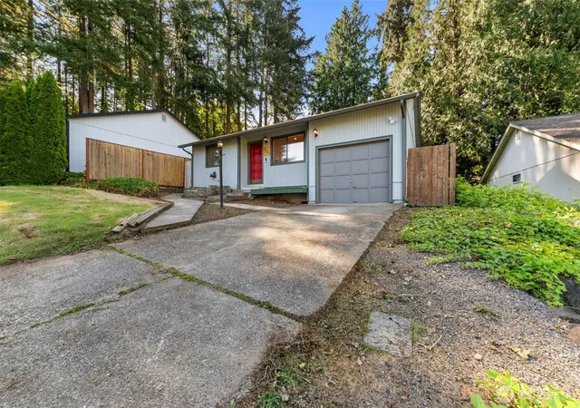 Photo 3 of Single family home for sale at 3701 Autumnwood Ct SE, Olympia, WA 98501 | MLS# NWM2517903 | Listing updated on 2026-09-23