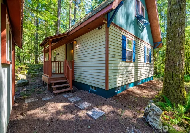 Photo 3 of Single family home for sale at 7480 Glacier Springs Dr, Deming, WA 98244 | MLS# NWM2517947 | Listing updated on 2026-09-24