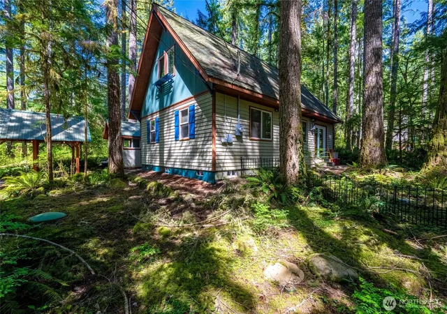 Photo 3 of Single family home for sale at 7480 Glacier Springs Dr, Deming, WA 98244 | MLS# NWM2517947 | Listing updated on 2026-09-24
