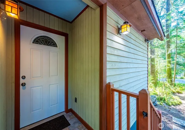 Photo 4 of Single family home for sale at 7480 Glacier Springs Dr, Deming, WA 98244 | MLS# NWM2517947 | Listing updated on 2026-09-24