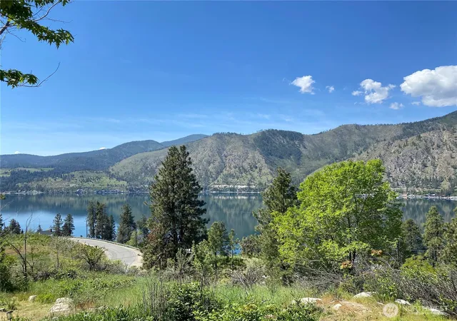Photo 4 of Single family home for sale at 553 Summit Blvd, Manson, WA 98831 | MLS# NWM2517986 | Listing updated on 2026-09-21