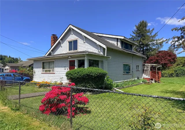 Photo 1 of Single family home for sale at 617 Queen St, Hoquiam, WA 98550 | MLS# NWM2518030 | Listing updated on 2026-09-21