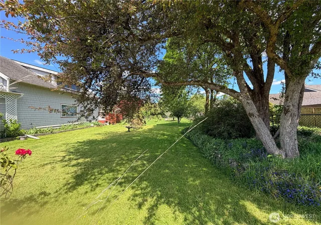 Photo 2 of Single family home for sale at 617 Queen St, Hoquiam, WA 98550 | MLS# NWM2518030 | Listing updated on 2026-09-21