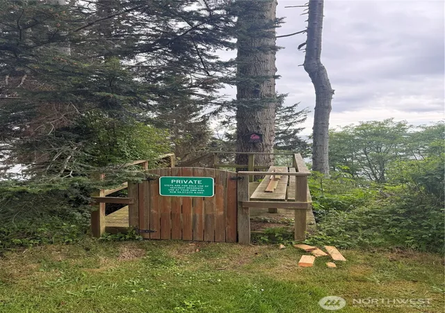 Photo 4 of Sale Pending at 0 Xxx Seacrest Ln, Coupeville, WA 98239 | MLS# NWM2518052 | Listing updated on 2026-06-17