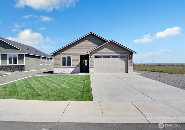 Photo 4 of Single family home for sale at 11 Parkside Loop SE, Ephrata, WA 98823 | MLS# NWM2518089 | Listing updated on 2026-09-25