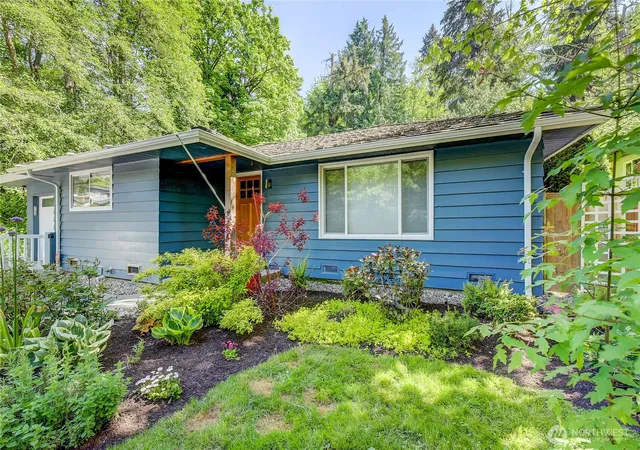 Photo 1 of Single family home for sale at 1010 Main St, Edmonds, WA 98020 | MLS# NWM2518101 | Listing updated on 2026-09-21