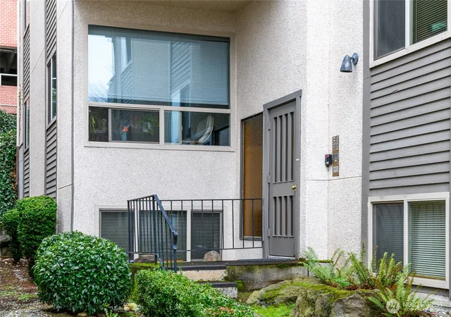 Photo 2 of Multi family home for sale at 2318 Yale Ave E, Seattle, WA 98102 | MLS# NWM2518111 | Listing updated on 2026-09-21