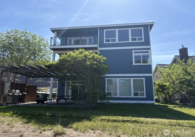 Photo 2 of Single family home for sale at 582 River Dr Sw, Quincy, WA 98848 | MLS# NWM2518116 | Listing updated on 2026-09-21