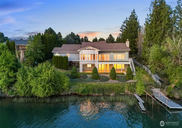 Photo 1 of Mansion for sale at 1782 Valley Rd Ne, Moses Lake, WA 98837 | MLS# NWM2518174 | Listing updated on 2026-09-21