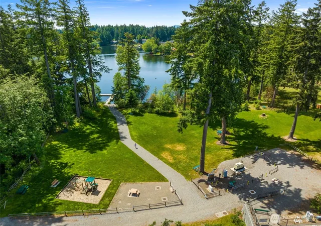 Photo 3 of Single family home for sale at 2032 Cantergrove Dr Se, Lacey, WA 98503 | MLS# NWM2518227 | Listing updated on 2026-09-30