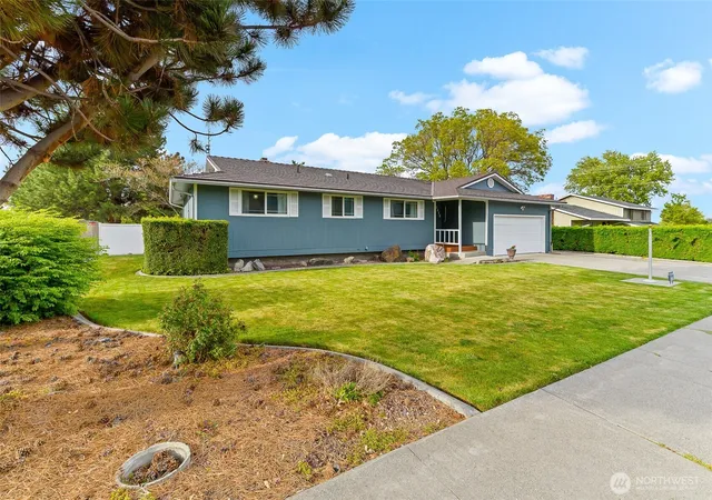 Photo 3 of Sale Pending at 1412 W 15th Avenue, Kennewick, WA 99337 | MLS# NWM2518326 | Listing updated on 2026-09-25