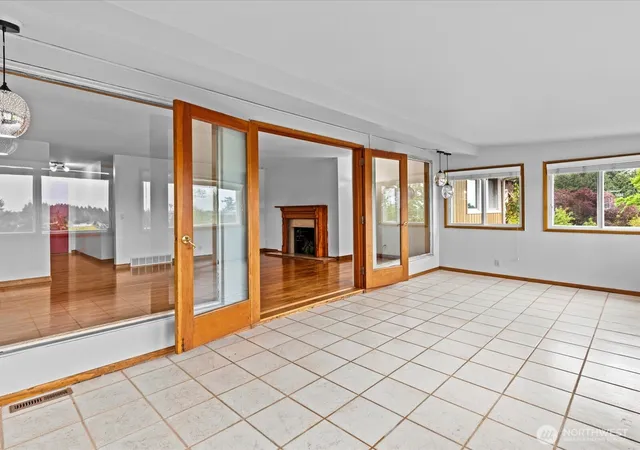 Photo 4 of Single family home for sale at 14445 5th Avenue S, Burien, WA 98168 | MLS# NWM2518336 | Listing updated on 2026-10-01