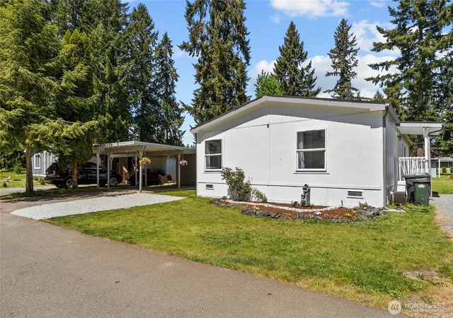 Photo 3 of Manufactured home for sale at 8807 226th Street E #12, Graham, WA 98338 | MLS# NWM2518482 | Listing updated on 2026-09-22