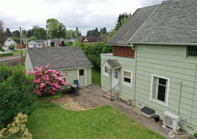 Photo 3 of Single family home for sale at 612 W Cherry St, Centralia, WA 98531 | MLS# NWM2518557 | Listing updated on 2026-09-21