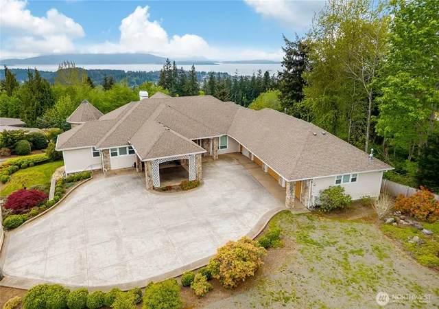 Photo 3 of Single family home for sale at 4111 Samish Crst Dr, Bellingham, WA 98229 | MLS# NWM2518561 | Listing updated on 2026-09-27