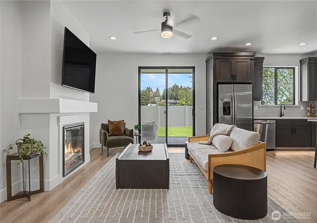 Photo 4 of Single family home for sale at 585 S Perry Ave, East Wenatchee, WA 98802 | MLS# NWM2518678 | Listing updated on 2026-09-21