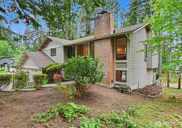 Photo 3 of Single family home for sale at 22934 Se 37th Street, Sammamish, WA 98075 | MLS# NWM2518696 | Listing updated on 2026-09-28