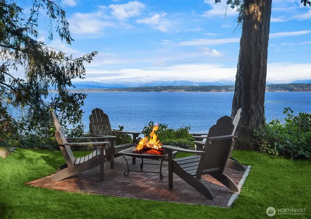 Photo 3 of Single family home for sale at 2197 Highland Dr, Camano Island, WA 98282 | MLS# NWM2518704 | Listing updated on 2026-09-21