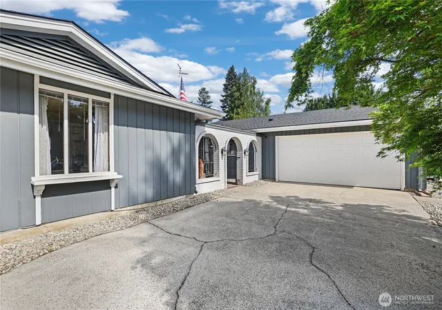 Photo 2 of Single family home for sale at 3017 Dale Ln E, Fife, WA 98424 | MLS# NWM2518731 | Listing updated on 2026-10-01