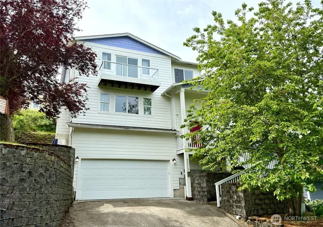 Photo 1 of Single family home for sale at 3012 E Valley View Ter, Tacoma, WA 98404 | MLS# NWM2518751 | Listing updated on 2026-09-21
