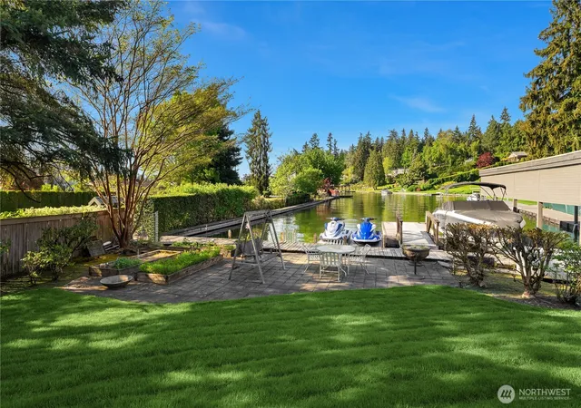 Photo 2 of Single family home for sale at 3111 Hunts Point Cir, Hunts Point, WA 98004 | MLS# NWM2518762 | Listing updated on 2026-09-21