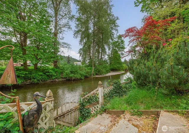 Photo 2 of Sale Pending at 303 E 11th Street, Snohomish, WA 98290 | MLS# NWM2518895 | Listing updated on 2026-09-02