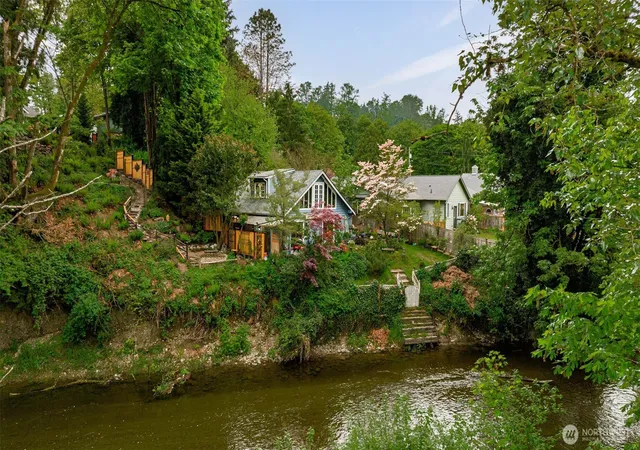 Photo 3 of Sale Pending at 303 E 11th Street, Snohomish, WA 98290 | MLS# NWM2518895 | Listing updated on 2026-09-02