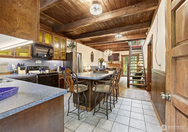 Photo 4 of Sale Pending at 303 E 11th Street, Snohomish, WA 98290 | MLS# NWM2518895 | Listing updated on 2026-09-02
