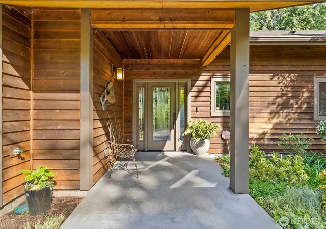 Photo 4 of Sale Pending at 4702 Luhr Rd NE, Olympia, WA 98516 | MLS# NWM2518923 | Listing updated on 2026-09-21