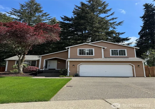 Photo 3 of Single family home for sale at 4204 Arbor Ct Se, Lacey, WA 98503 | MLS# NWM2518938 | Listing updated on 2026-10-01