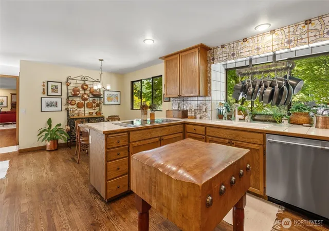 Photo 3 of Sale Pending at 22329 NE 28th Street, Sammamish, WA 98074 | MLS# NWM2518942 | Listing updated on 2026-09-23