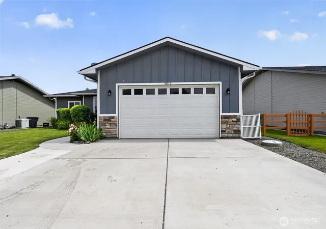 Photo 1 of Single family home for sale at 8019 Vialago Pkwy, Zillah, WA 98953 | MLS# NWM2518963 | Listing updated on 2026-09-21