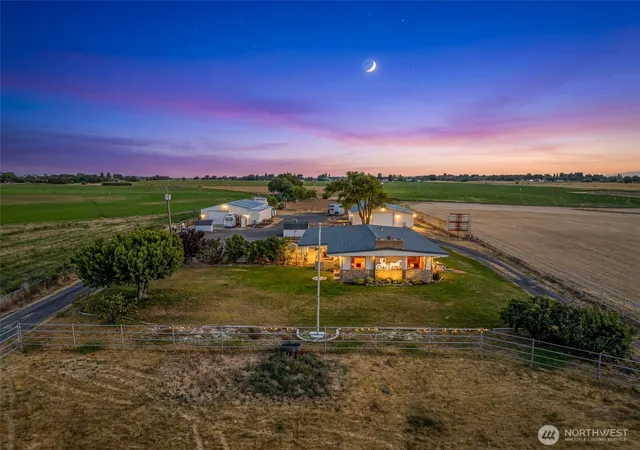 Photo 2 of Single family home for sale at 721 Road 20 Ne, Soap Lake, WA 98851 | MLS# NWM2519056 | Listing updated on 2026-09-26
