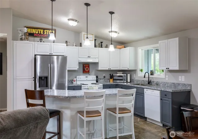 Photo 4 of Single family home for sale at 3381 Jackson Hwy, Chehalis, WA 98532 | MLS# NWM2519060 | Listing updated on 2026-09-21