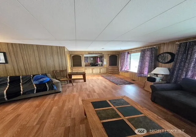 Photo 3 of Manufactured home for sale at 2302 R St SE #43, Auburn, WA 98002 | MLS# NWM2519102 | Listing updated on 2026-09-21