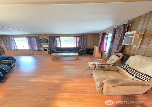 Photo 4 of Manufactured home for sale at 2302 R St SE #43, Auburn, WA 98002 | MLS# NWM2519102 | Listing updated on 2026-09-21