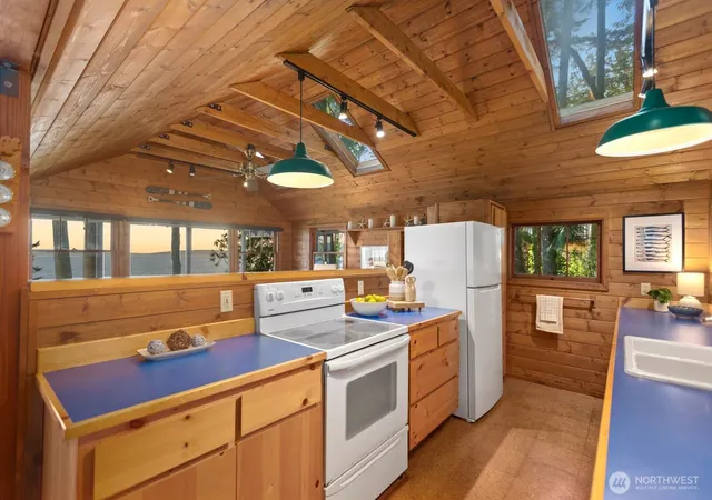 Photo 4 of Single family home for sale at 2726 Sea Garden Ln, Camano Island, WA 98282 | MLS# NWM2519301 | Listing updated on 2026-10-02