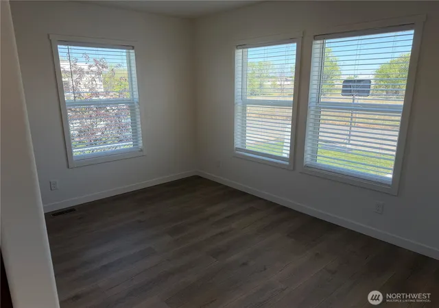Photo 4 of Manufactured home for sale at 205 Pleasant Ave #44, Grandview, WA 98930 | MLS# NWM2519320 | Listing updated on 2026-09-21