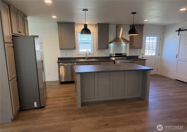 Photo 3 of Manufactured home for sale at 402 Maple Ave #52, Sunnyside, WA 98944 | MLS# NWM2519321 | Listing updated on 2026-09-21