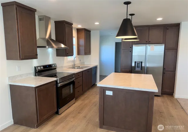Photo 3 of Manufactured home for sale at 402 Maple Ave #10, Sunnyside, WA 98944 | MLS# NWM2519324 | Listing updated on 2026-09-21