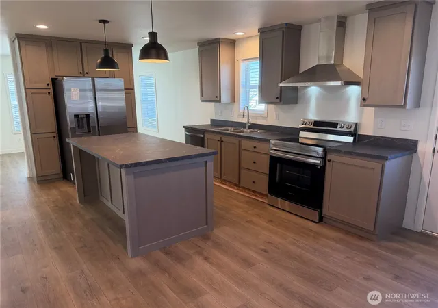 Photo 3 of Manufactured home for sale at 402 Maple Ave #78, Sunnyside, WA 98944 | MLS# NWM2519328 | Listing updated on 2026-09-21