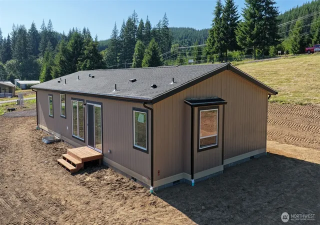 Photo 2 of Manufactured home for sale at 119 Norms Pl, Ariel, WA 98603 | MLS# NWM2519333 | Listing updated on 2026-09-21