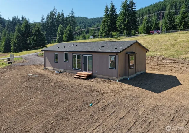 Photo 3 of Manufactured home for sale at 119 Norms Pl, Ariel, WA 98603 | MLS# NWM2519333 | Listing updated on 2026-09-21