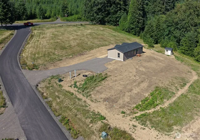 Photo 4 of Manufactured home for sale at 119 Norms Pl, Ariel, WA 98603 | MLS# NWM2519333 | Listing updated on 2026-09-21